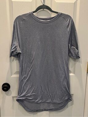 lululemon athletica Men's Short-Sleeve Performance Tee in Heather Gray-Blue
